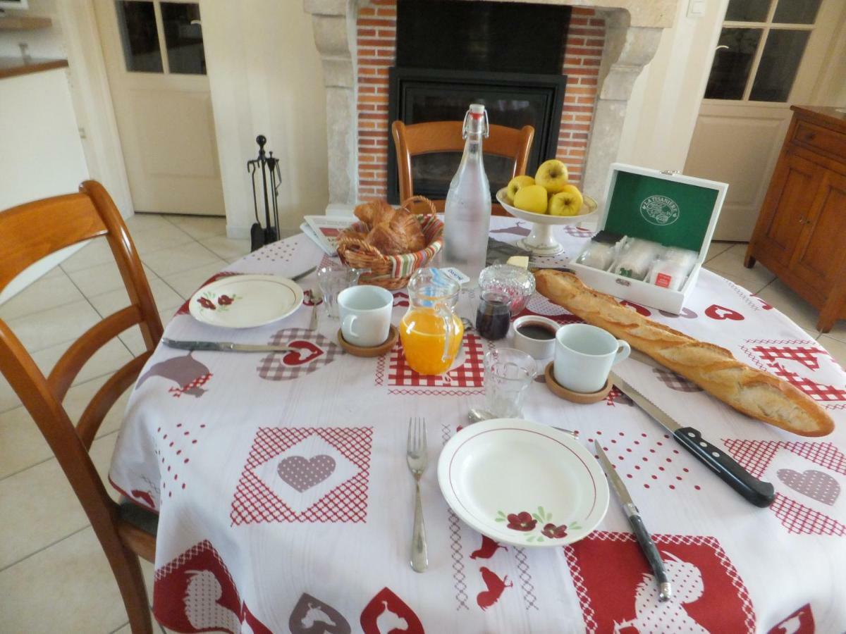 Hotel Les 4 Vents Vineuil  Esterno foto